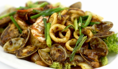 Three Combination Seafood in Superior Sauce (Tiger Prawn, Squid, Lala)