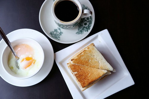Kaya/Butter Toast Set & 2 Boiled Eggs with Coffee/Tea 