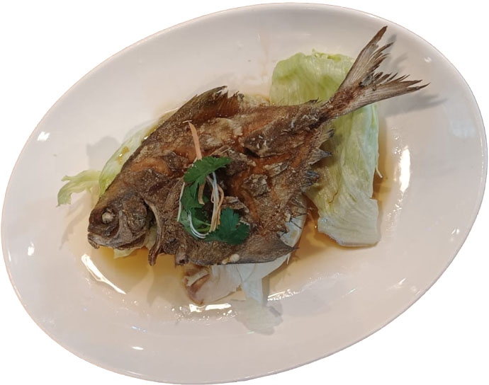 Pan-fried Black Pomfret with Light Soya Sauce