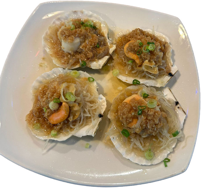 1/2 Shell Scallop with Vermicelli & Garlic